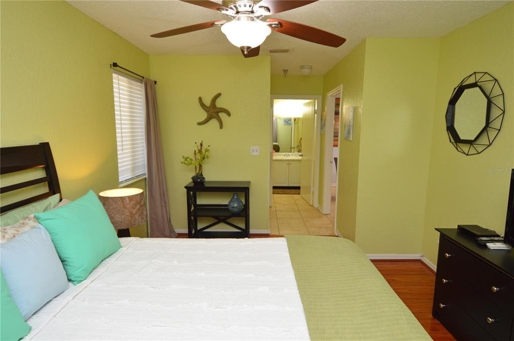 10265 Gandy Boulevard N - Photo 36