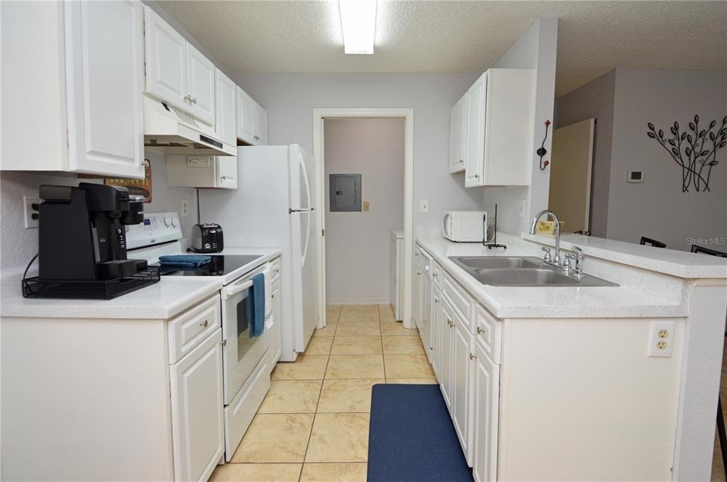 10265 Gandy Boulevard N - Photo 7
