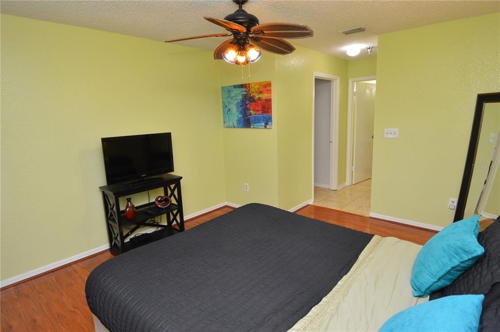 10265 Gandy Boulevard N - Photo 25