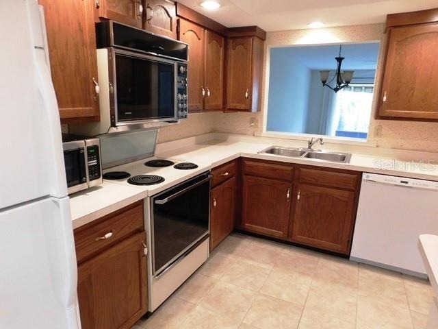 375 Three Lakes Lane - Photo 4