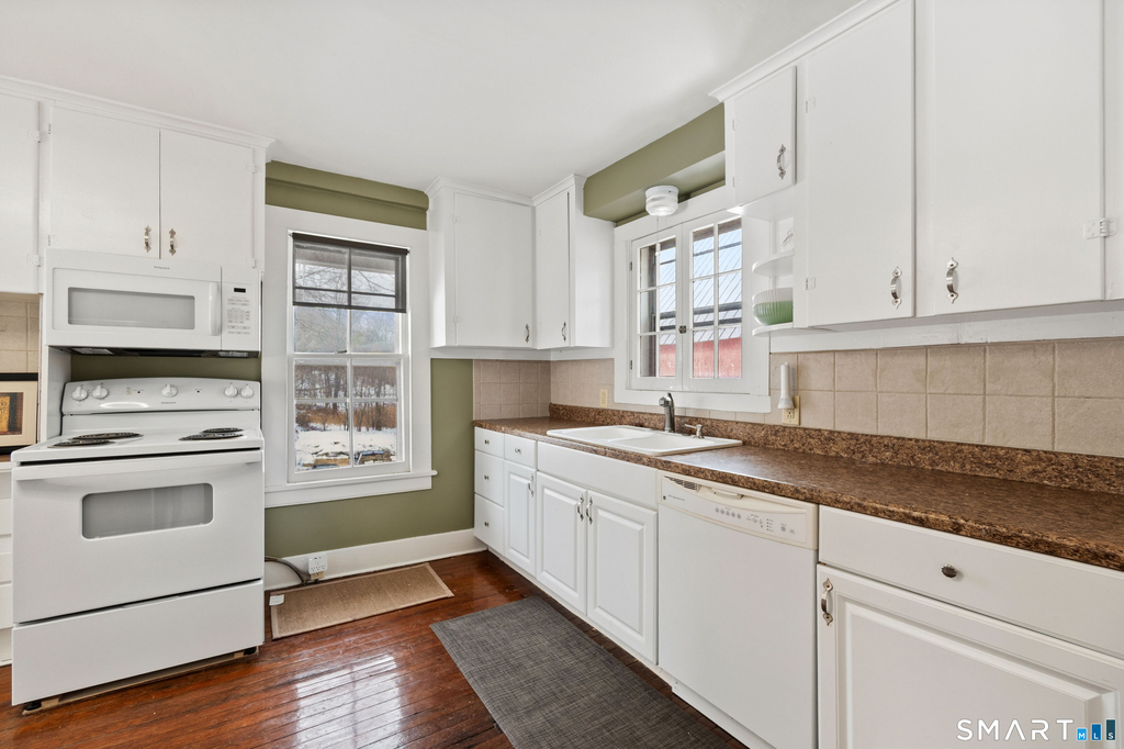 263 Seymour Road - Photo 4