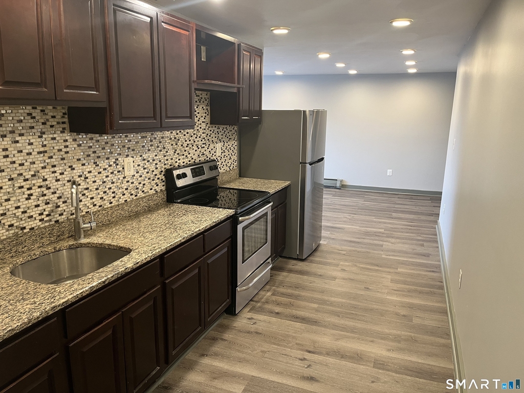 32 Cook Avenue - Photo 4
