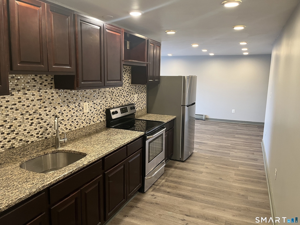 32 Cook Avenue - Photo 3