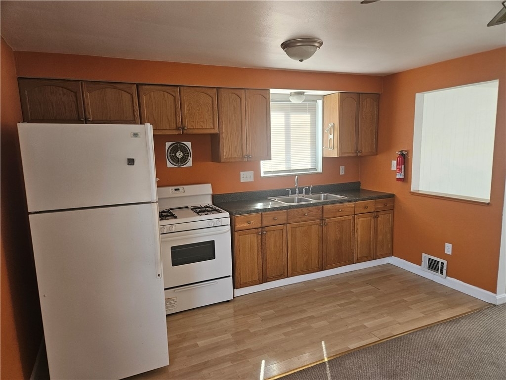 812 Westbury Rd - Photo 8