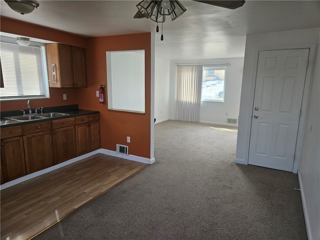 812 Westbury Rd - Photo 9