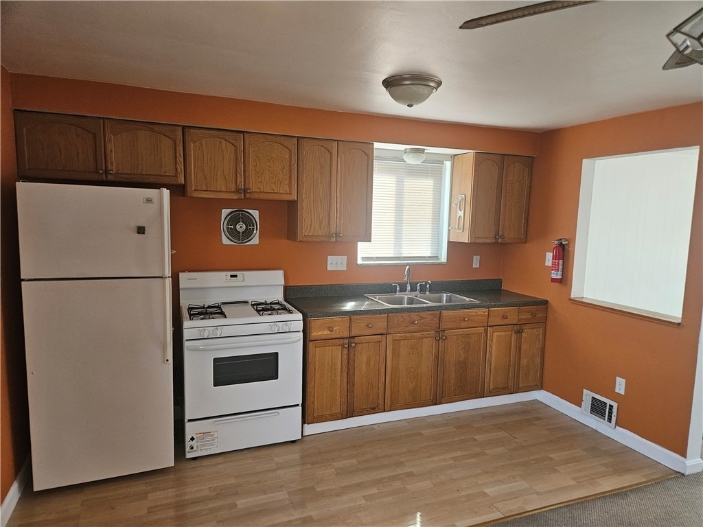 812 Westbury Rd - Photo 10