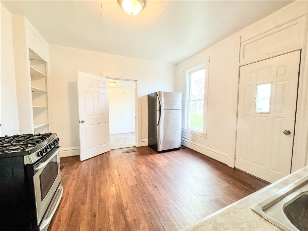 604 Center Ave - Photo 9