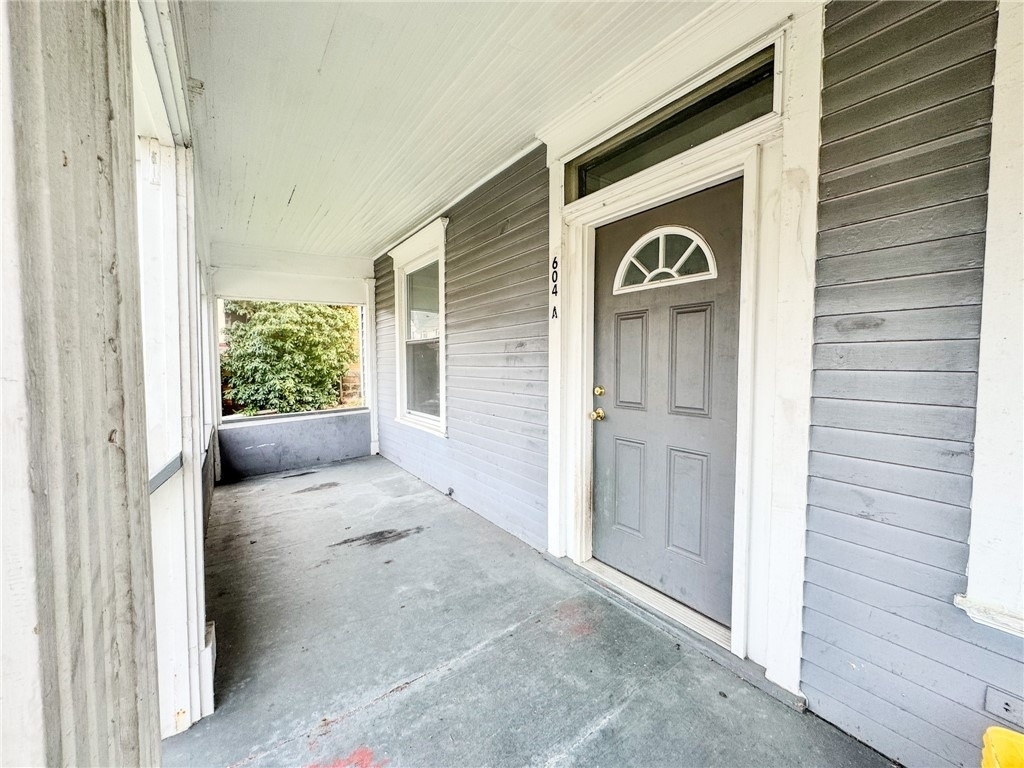 604 Center Ave - Photo 2