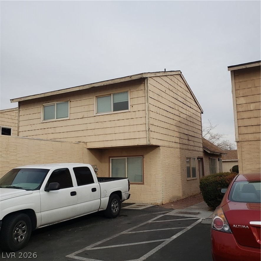 5126 Golden - Photo 0