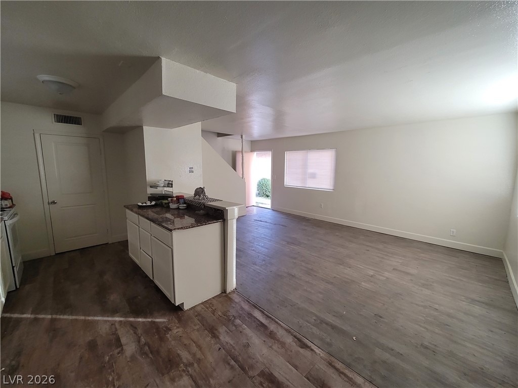 5126 Golden - Photo 13