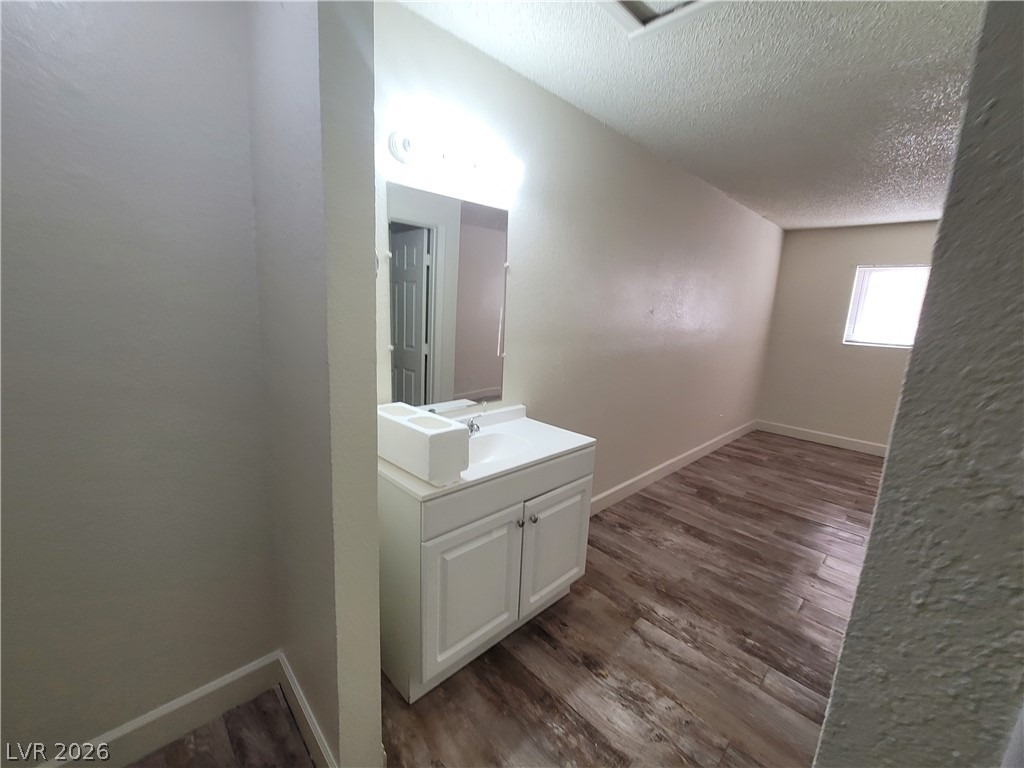 5126 Golden - Photo 44