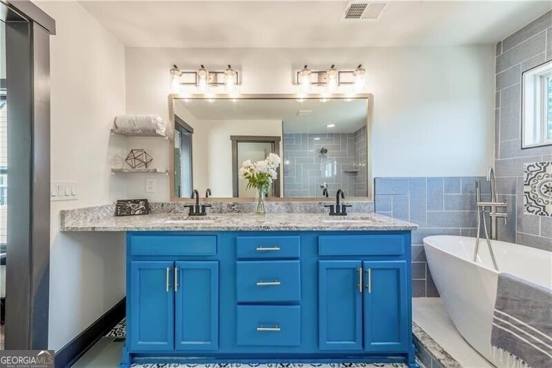 767 Terry Street - Photo 10
