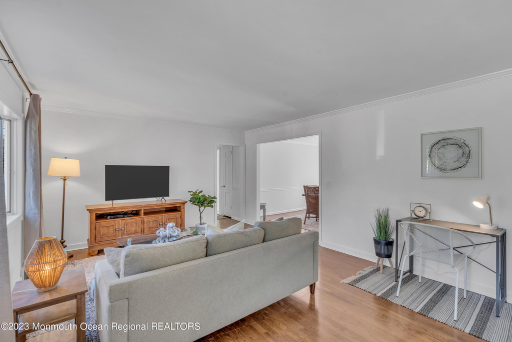 608 Brielle Avenue - Photo 4