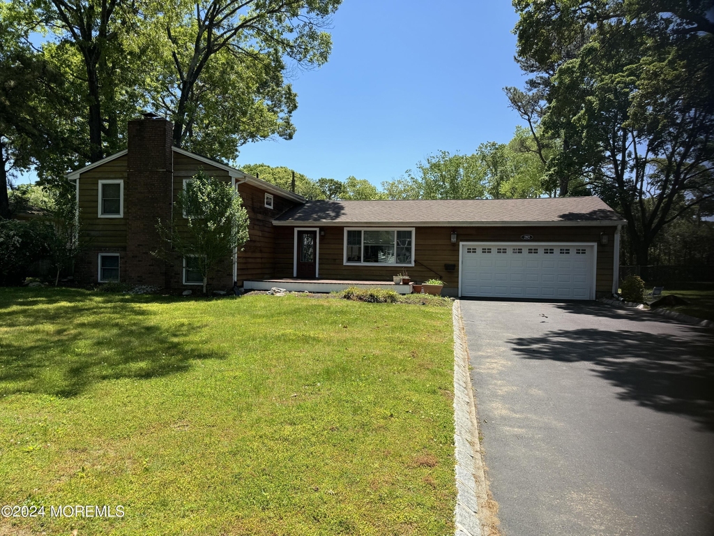 282 Lawrence Avenue - Photo 0