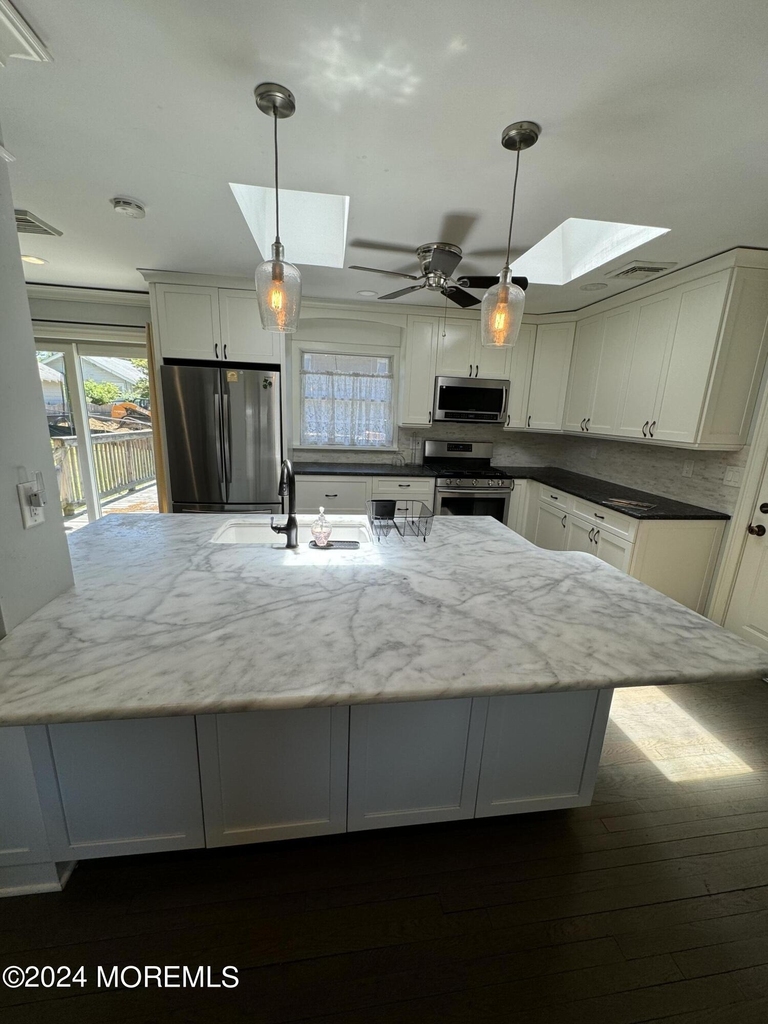 282 Lawrence Avenue - Photo 4