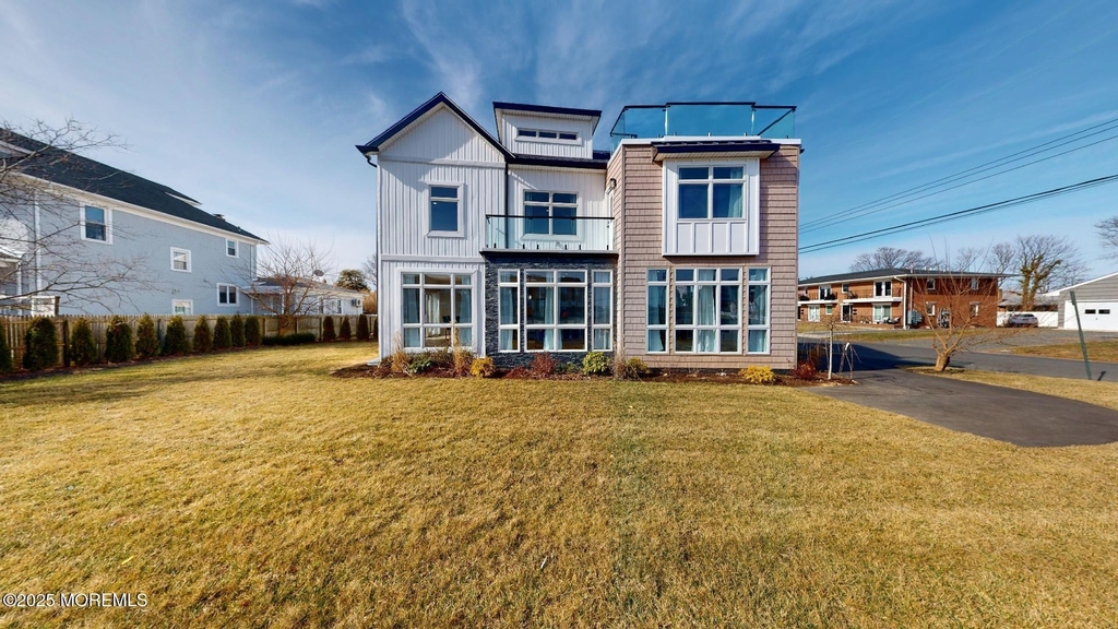 1 Howland Avenue - Photo 0