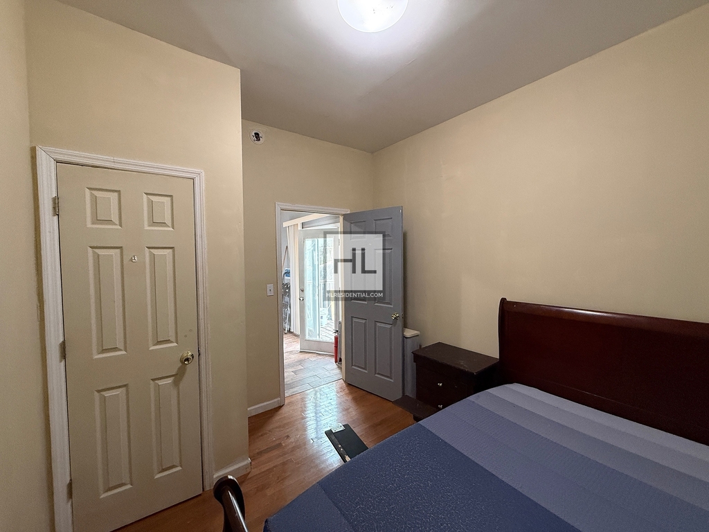 Benziger Avenue - Photo 2