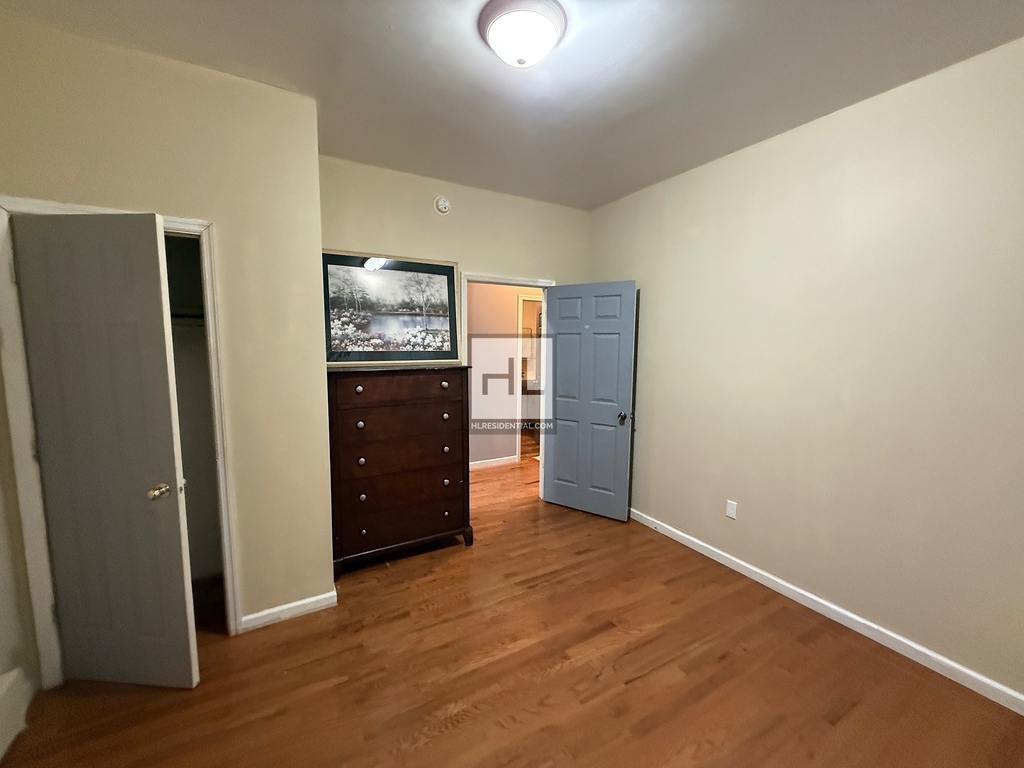 Benziger Avenue - Photo 7
