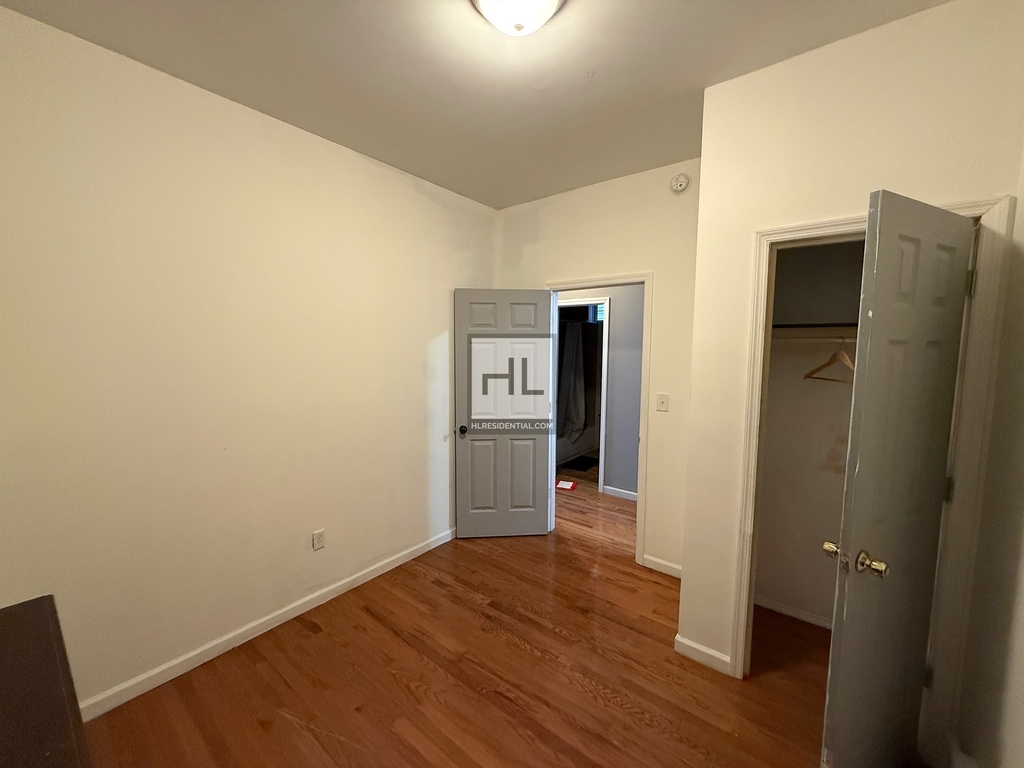 Benziger Avenue - Photo 5