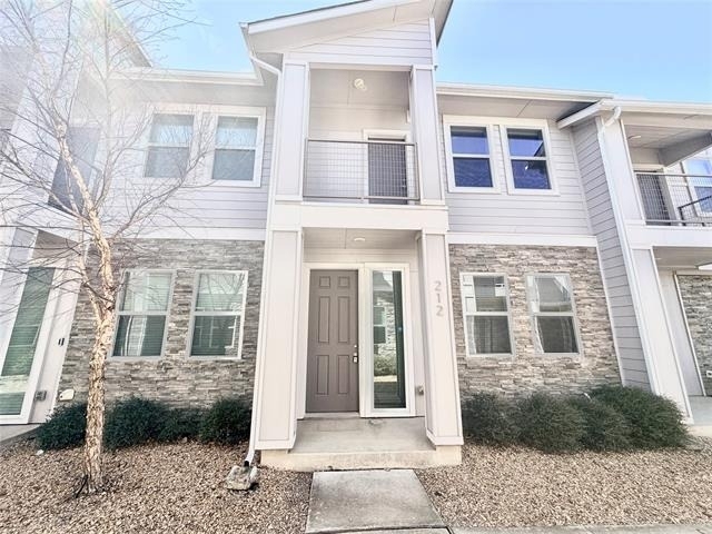 212 Stellariga Place - Photo 0