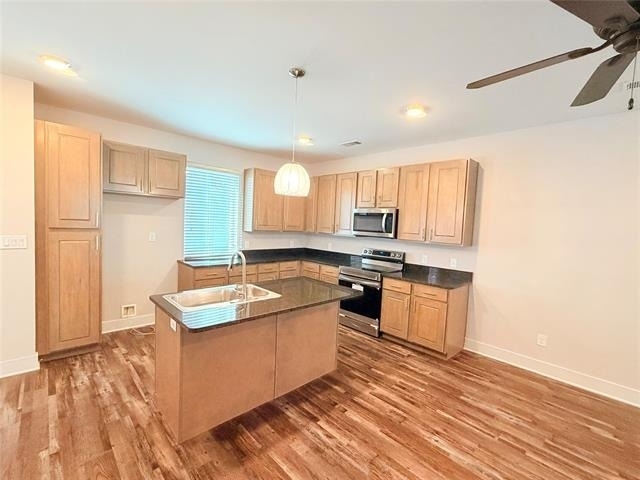 212 Stellariga Place - Photo 2