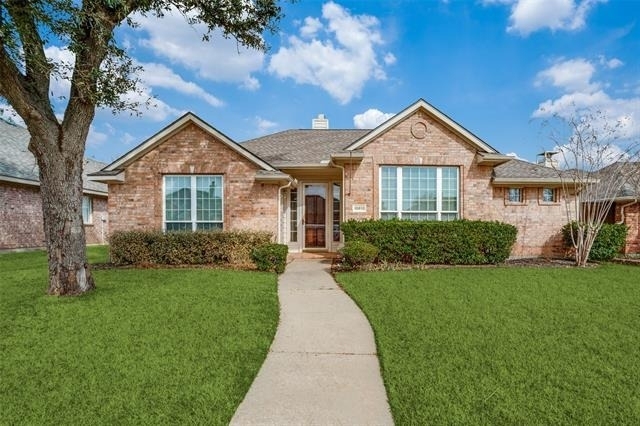 10810 Camelot Drive - Photo 0