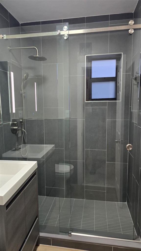 360 Nw 8th Street - Photo 4