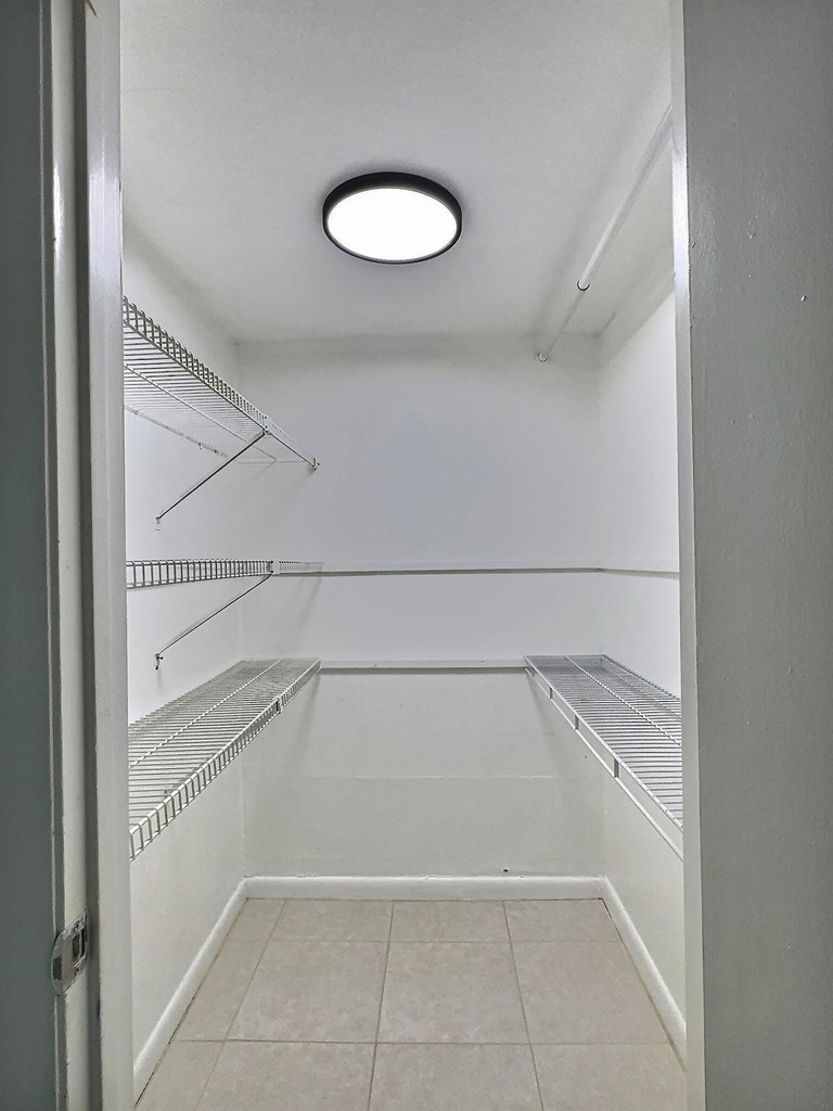 2652 Riverside Drive - Photo 11