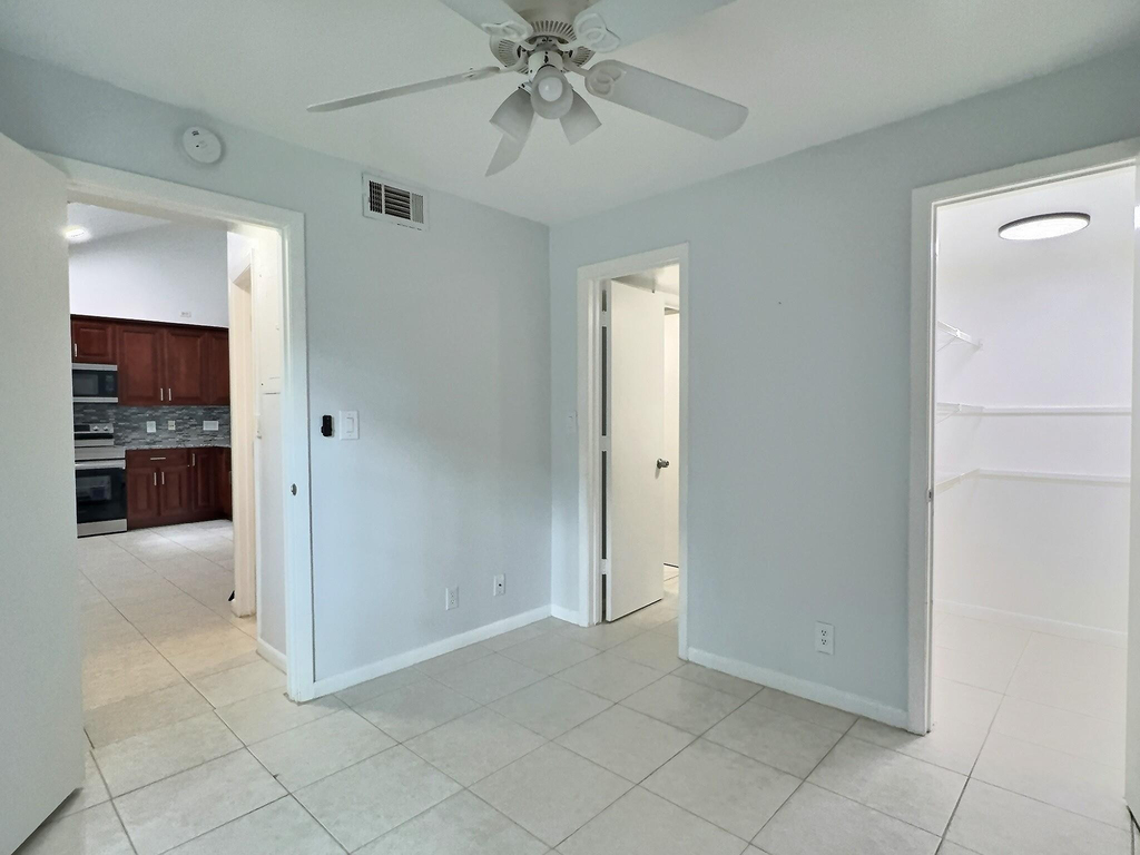 2652 Riverside Drive - Photo 10