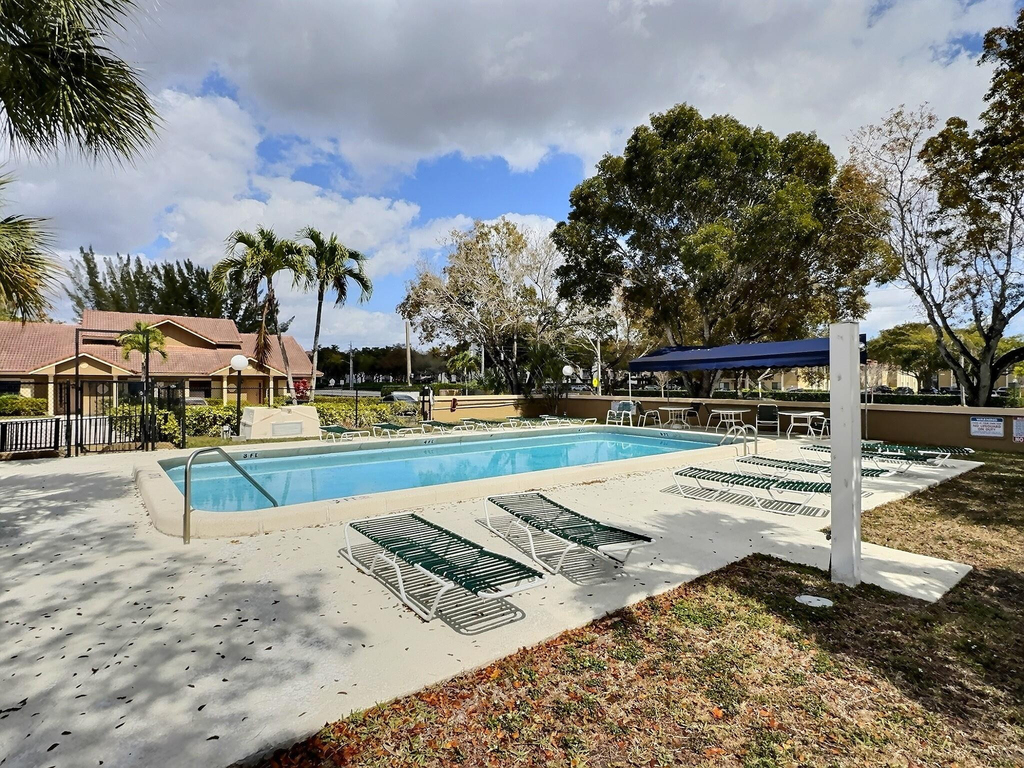 2652 Riverside Drive - Photo 1