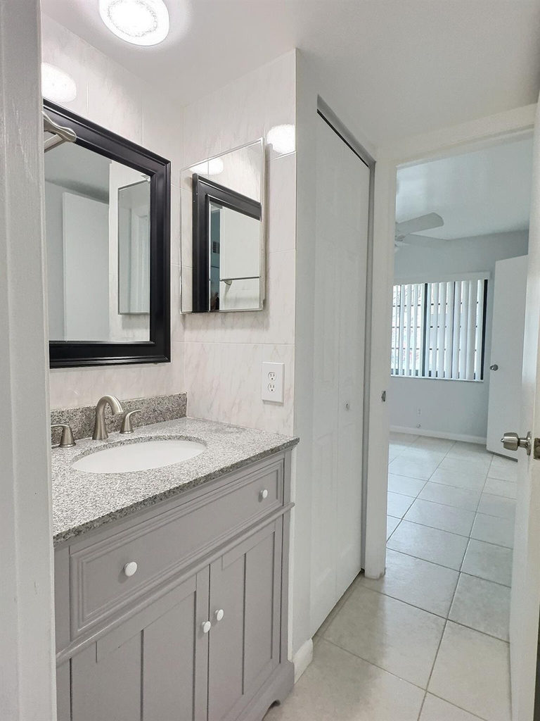 2652 Riverside Drive - Photo 8
