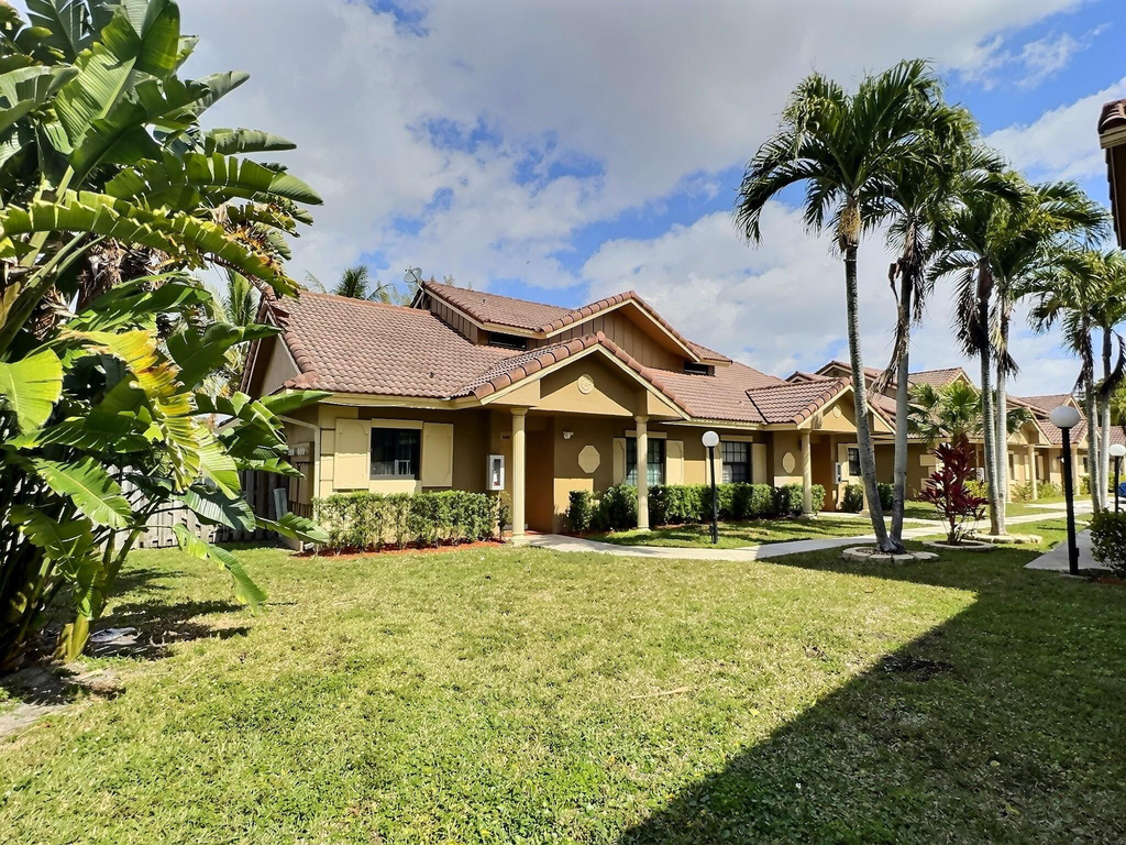 2652 Riverside Drive - Photo 0