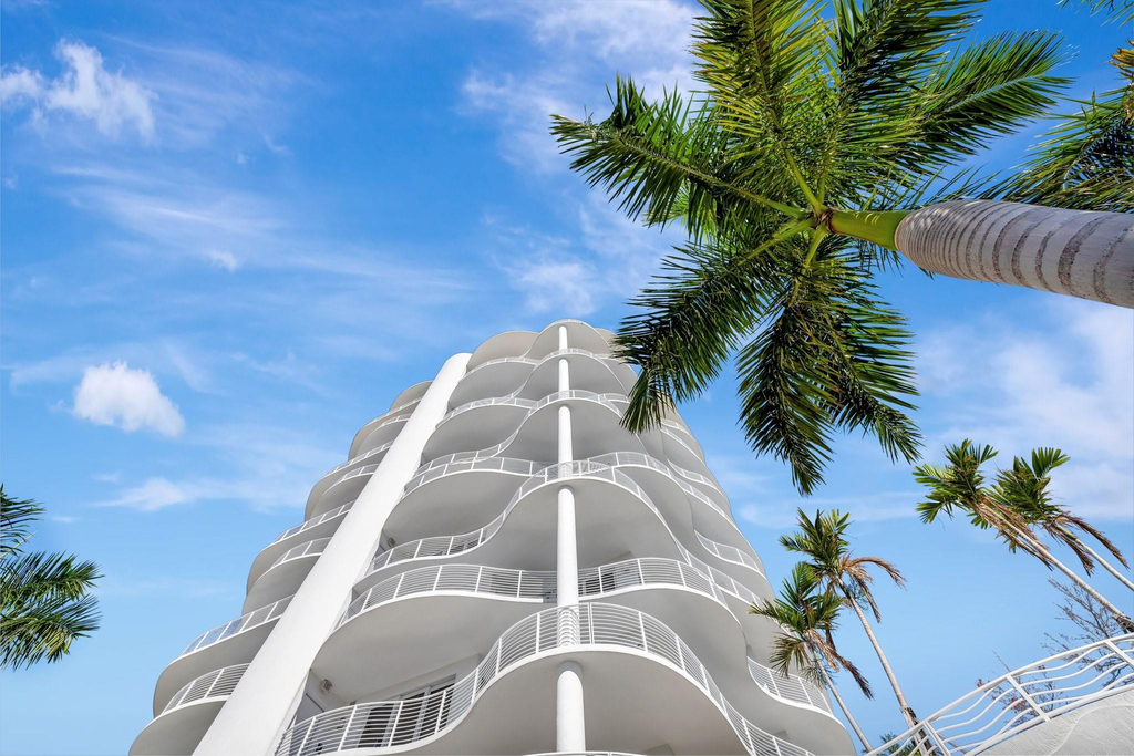 612 Bayshore Drive - Photo 2