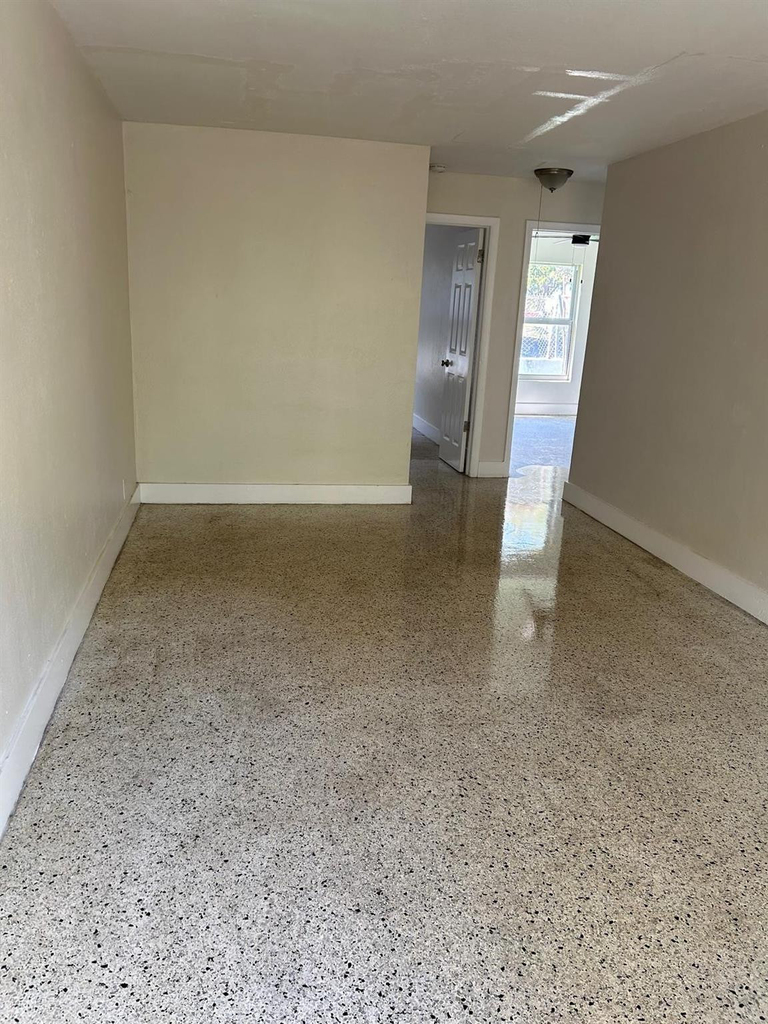 709 8th Street - Photo 5