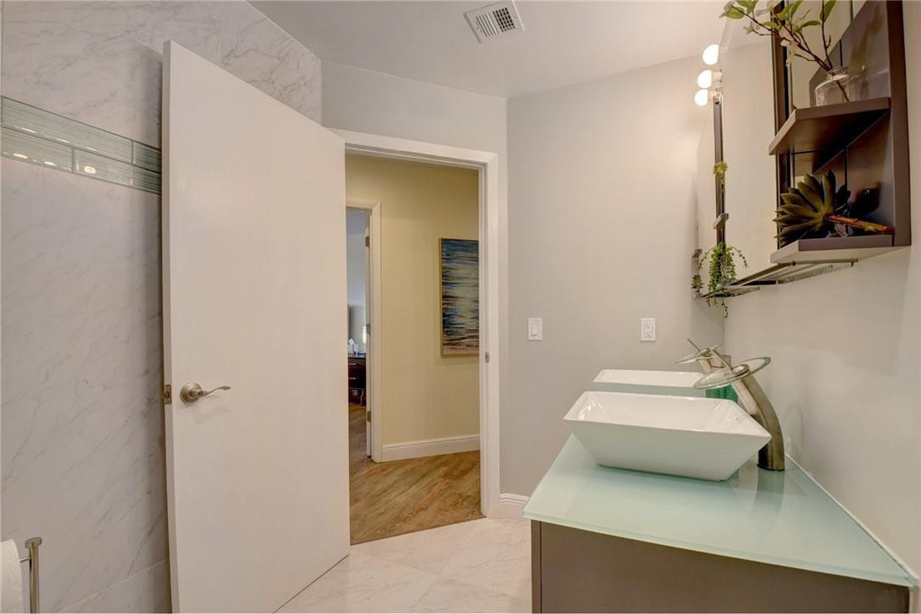 246 Avenue L - Photo 50