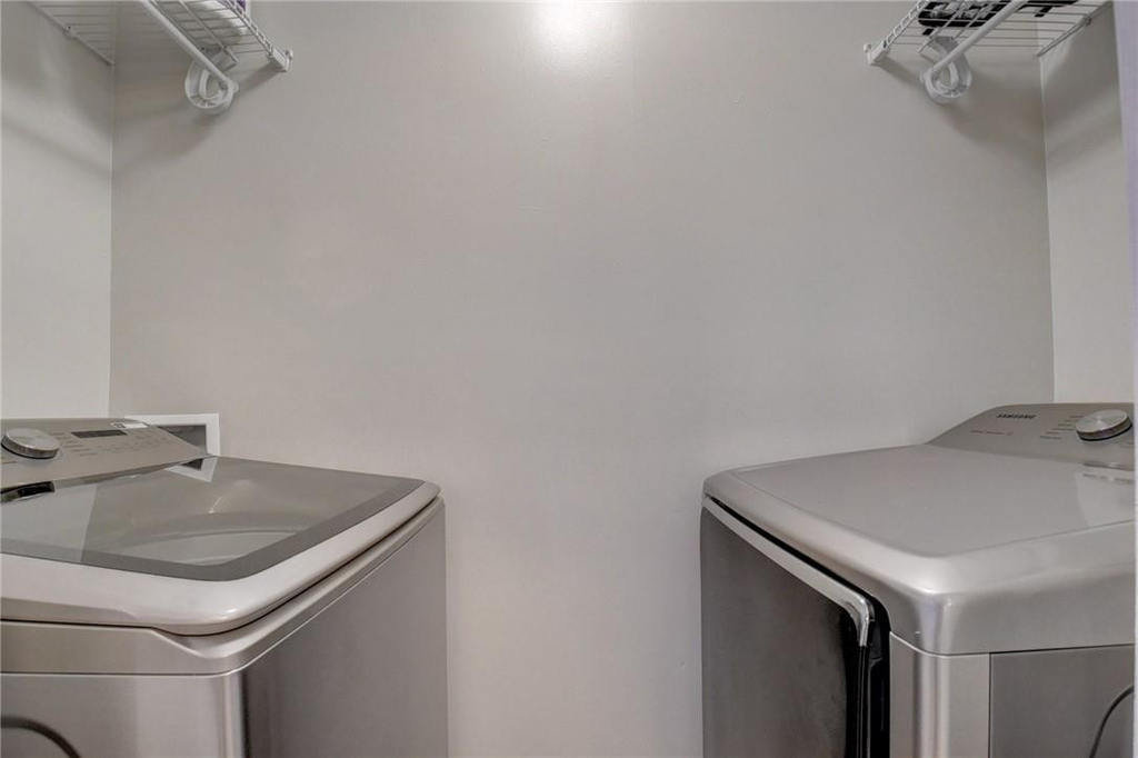246 Avenue L - Photo 17