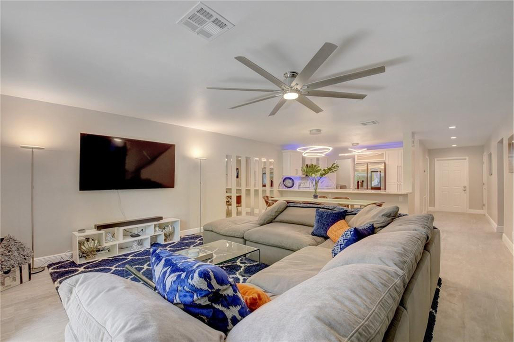 246 Avenue L - Photo 6