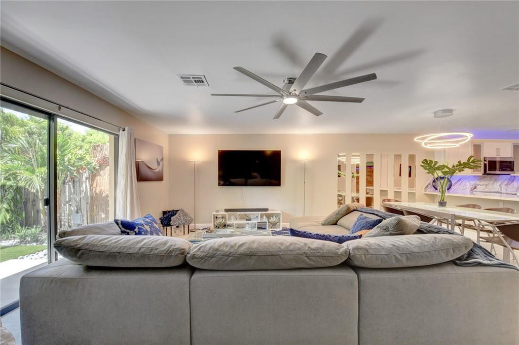 246 Avenue L - Photo 7