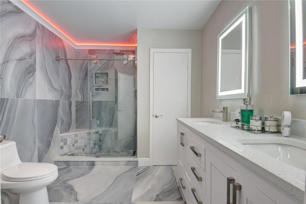 246 Avenue L - Photo 43
