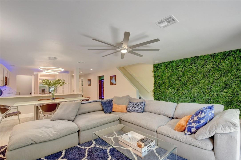 246 Avenue L - Photo 12