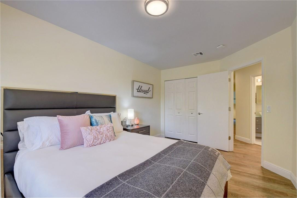 246 Avenue L - Photo 52