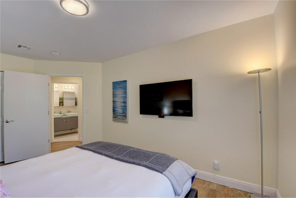 246 Avenue L - Photo 53