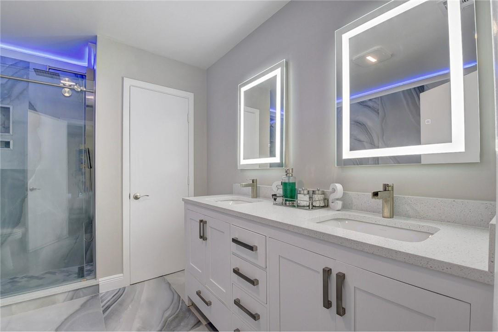 246 Avenue L - Photo 42
