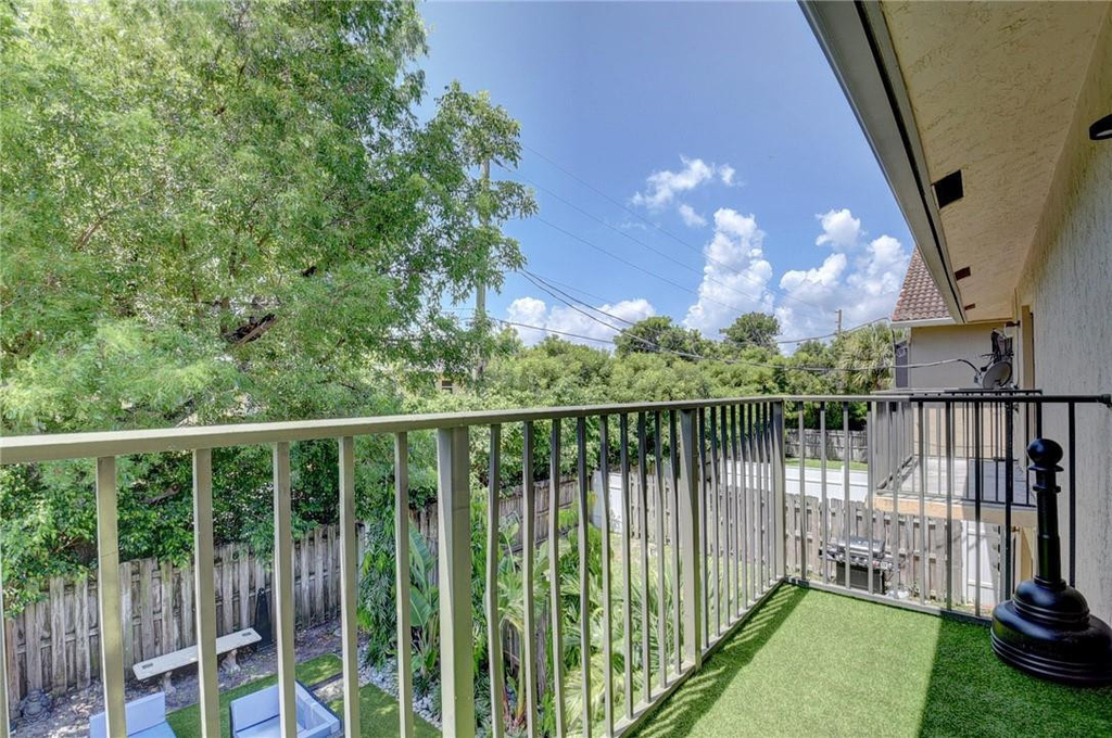 246 Avenue L - Photo 45