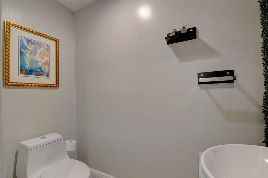 246 Avenue L - Photo 24
