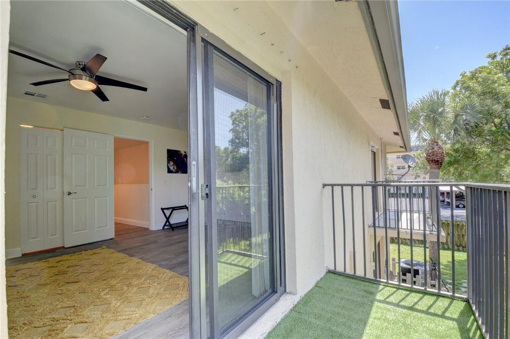 246 Avenue L - Photo 46