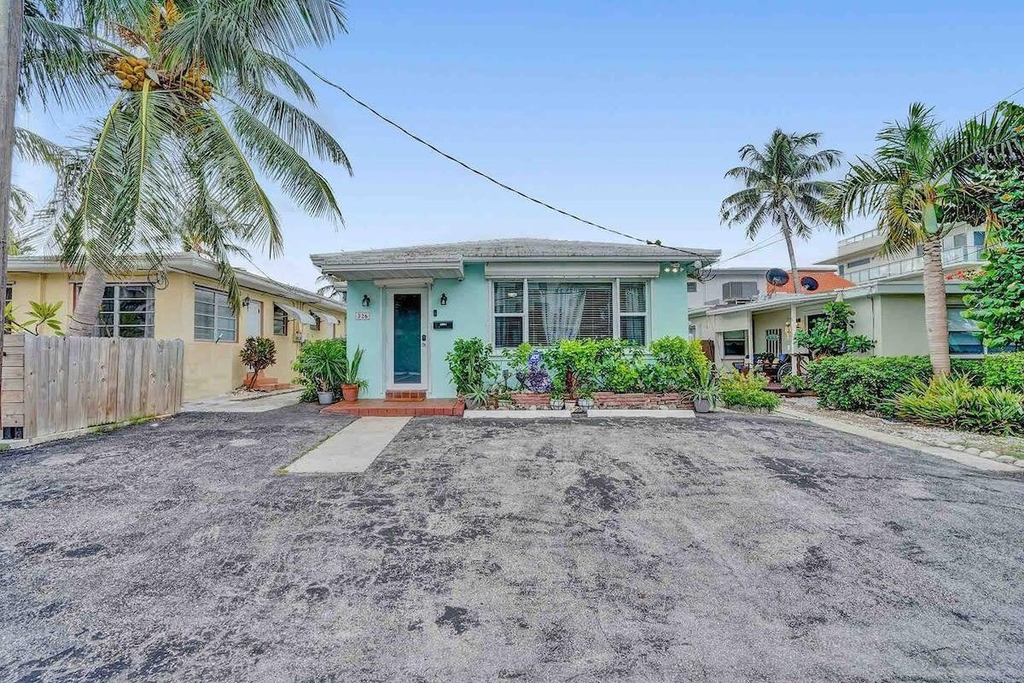 326 Walnut Street - Photo 0