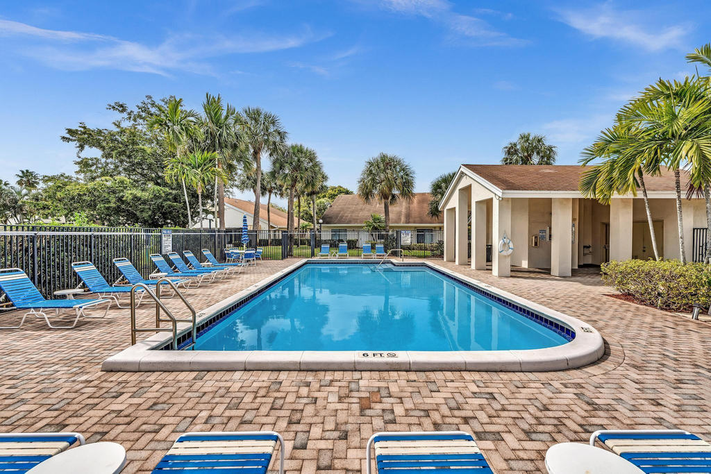 10240 Nw 33rd Place - Photo 36