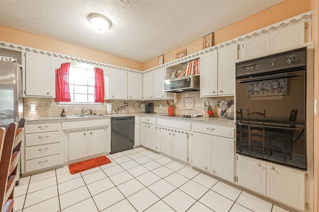 1621 Kavel Drive - Photo 7