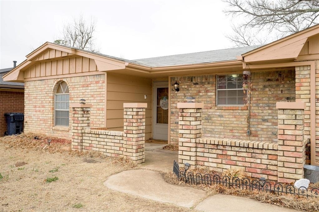1621 Kavel Drive - Photo 1